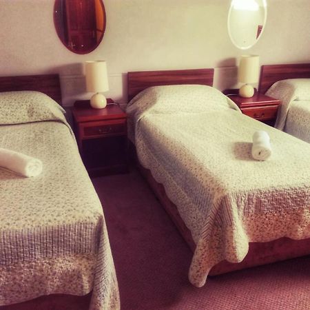Amber Lodge Budget Accommodation Голуэй Экстерьер фото