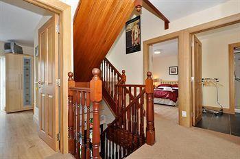Amber Lodge Budget Accommodation Голуэй Экстерьер фото