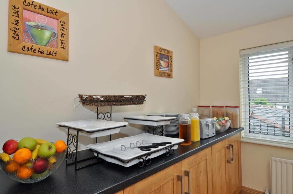 Amber Lodge Budget Accommodation Голуэй Экстерьер фото