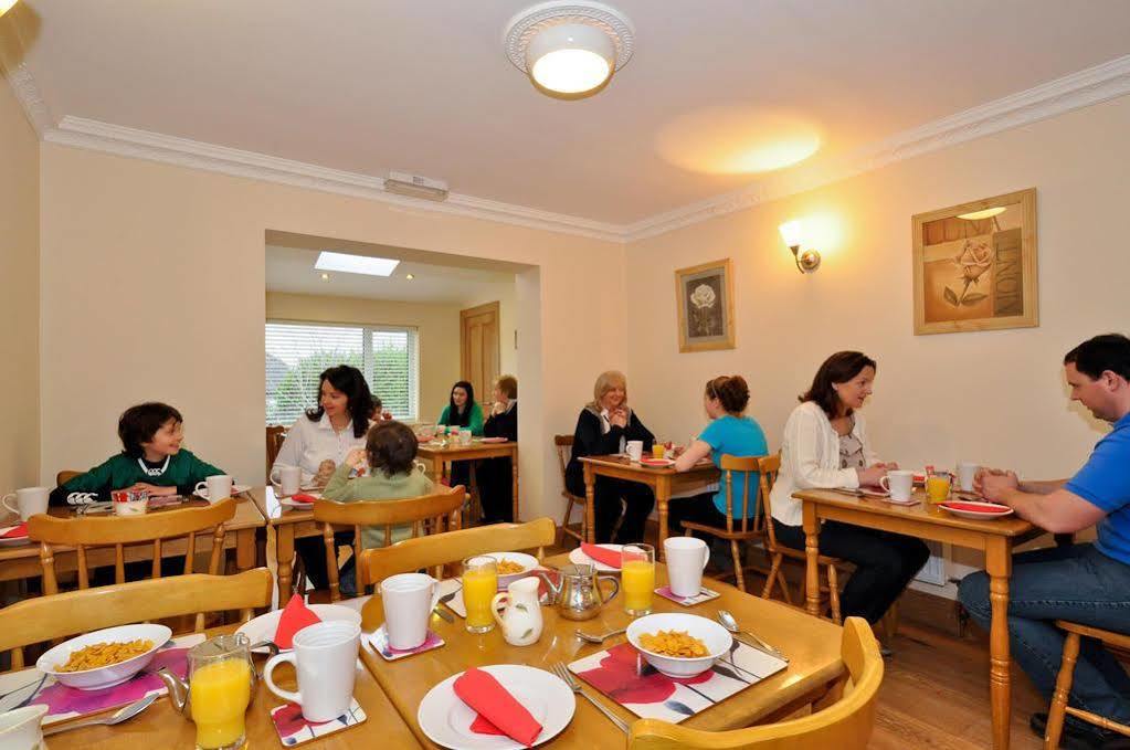 Amber Lodge Budget Accommodation Голуэй Экстерьер фото